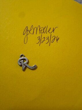 Script Initial R Charm